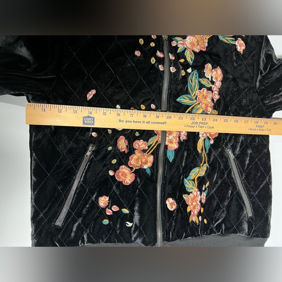 THML Quilted Floral Embroidered Velvet Bomber Jacket Womens Medium - Picture 4 of 5